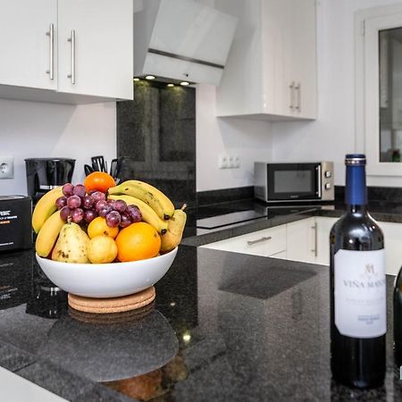 Puerto Banus Finest 2-Bdrm Apt - 50 Metres To Beach Marbella Buitenkant foto